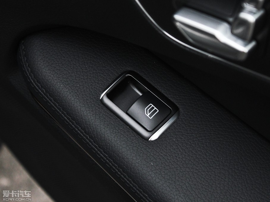 2014��YE�� E 300L