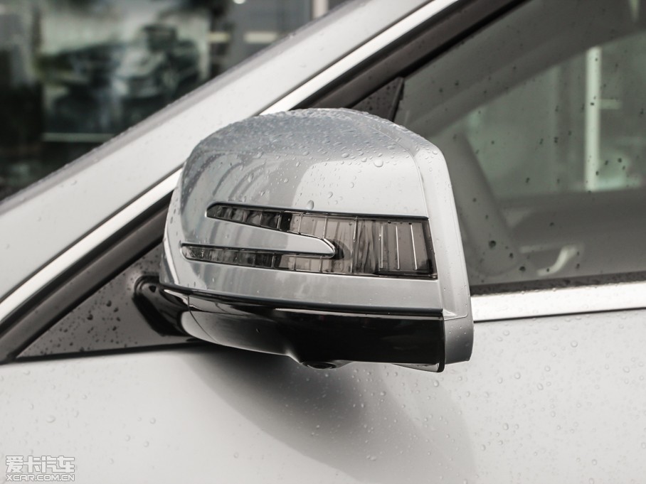 2014��YE�� E 300L �\�Ӱ�