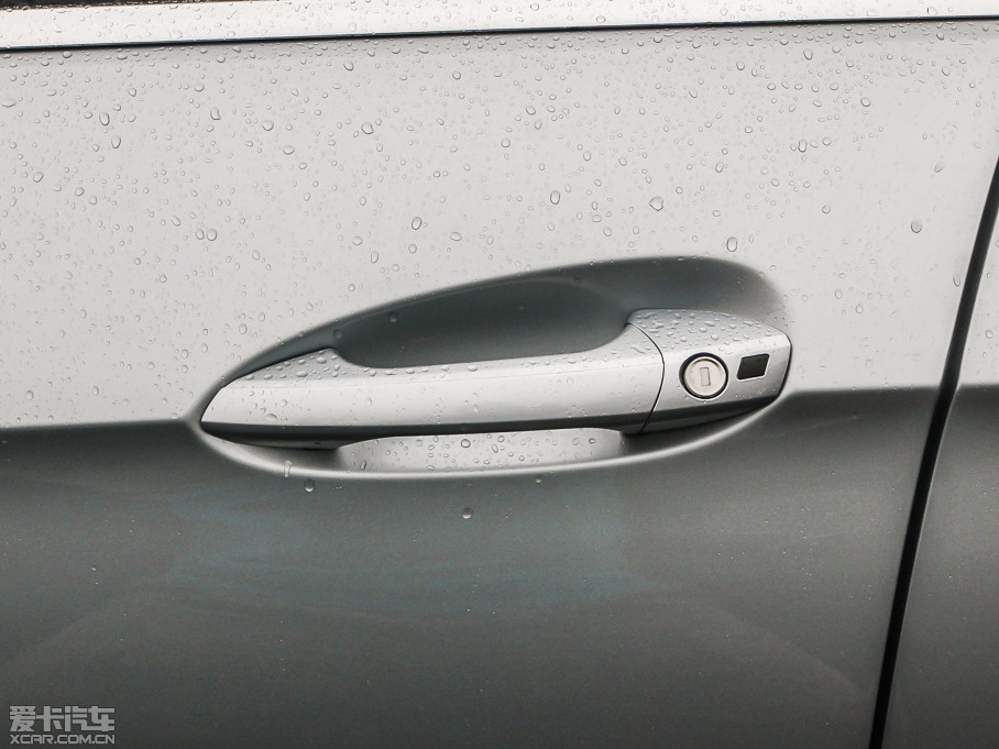 2014��YE�� E 300L �\�Ӱ�