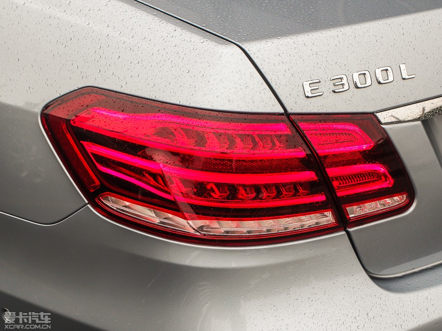 2014��YE�� E 300L �\�Ӱ�