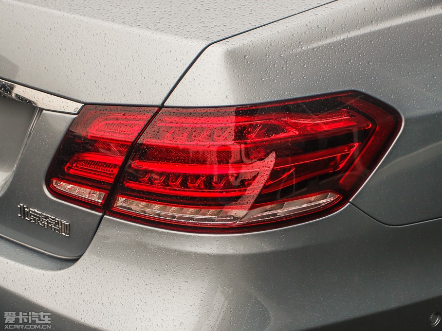 2014��YE�� E 300L �\�Ӱ�