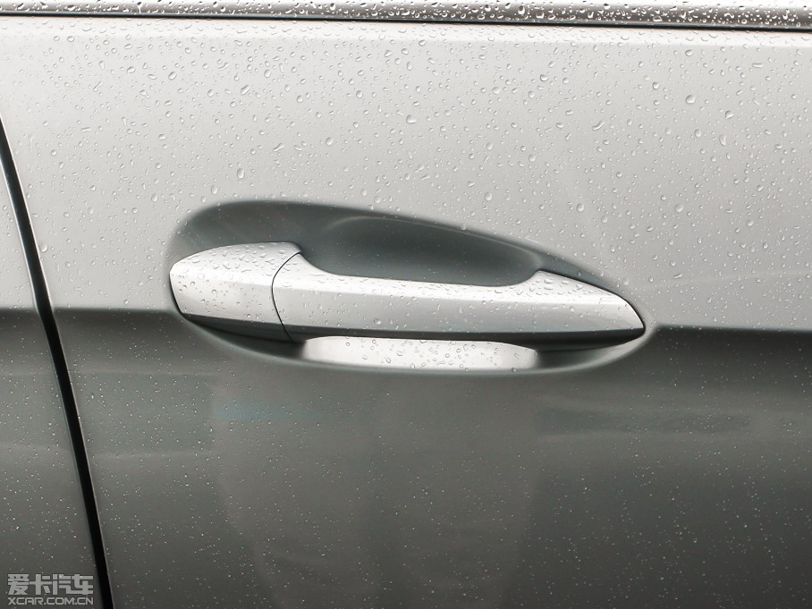 2014��YE�� E 300L �\(y��n)�Ӱ�