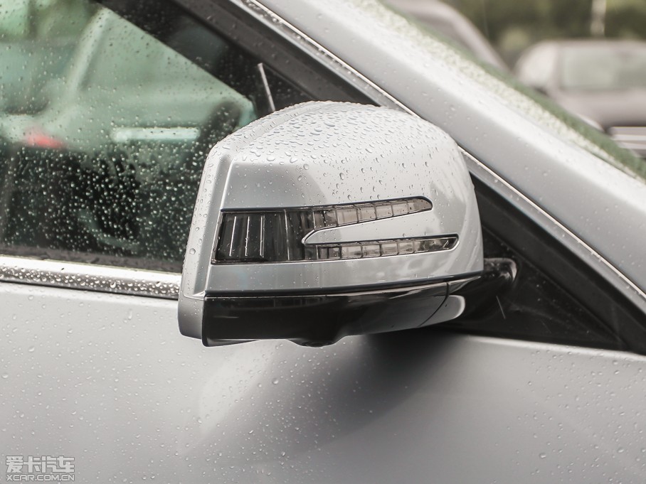 2014��YE�� E 300L �\�Ӱ�