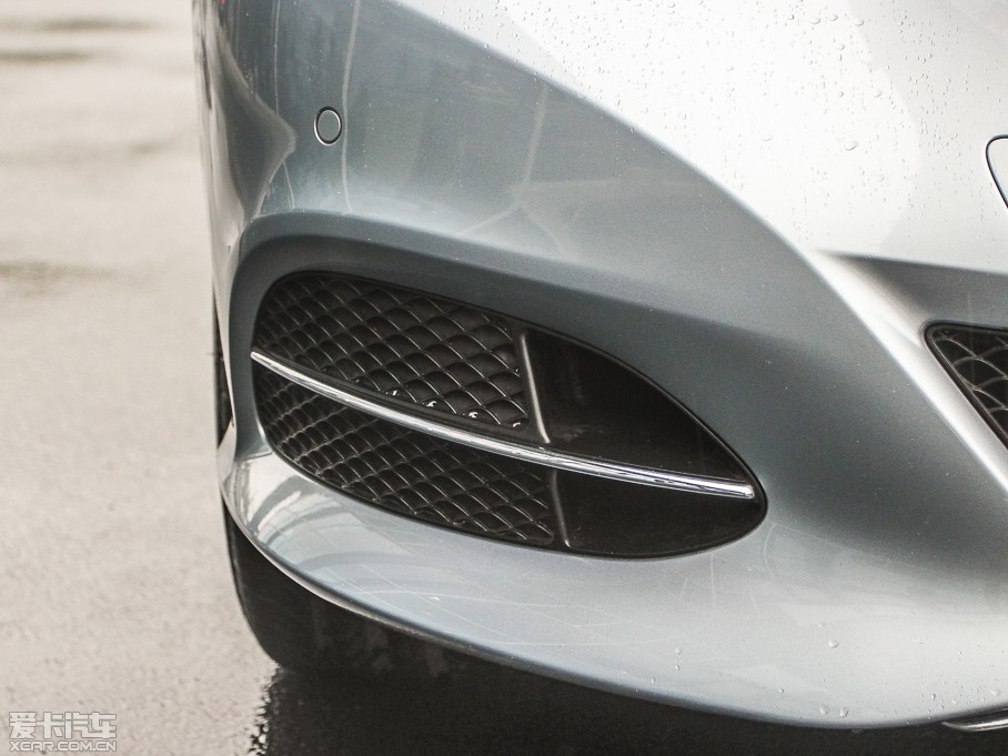 2014��YE�� E 300L �\�Ӱ�