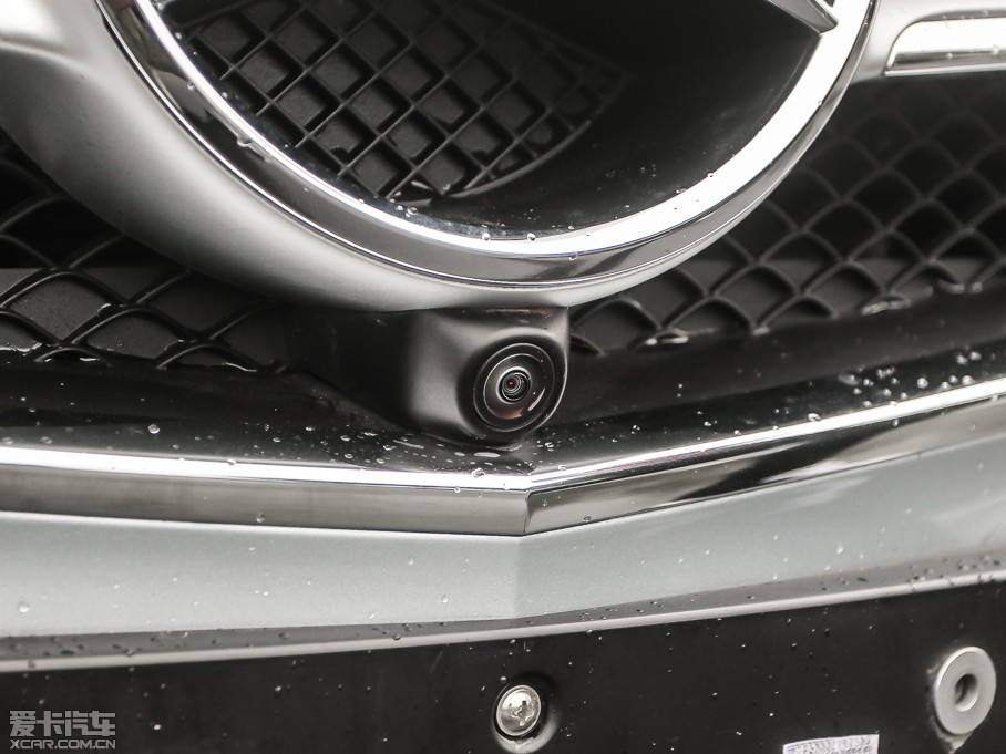 2014��YE�� E 300L �\�Ӱ�