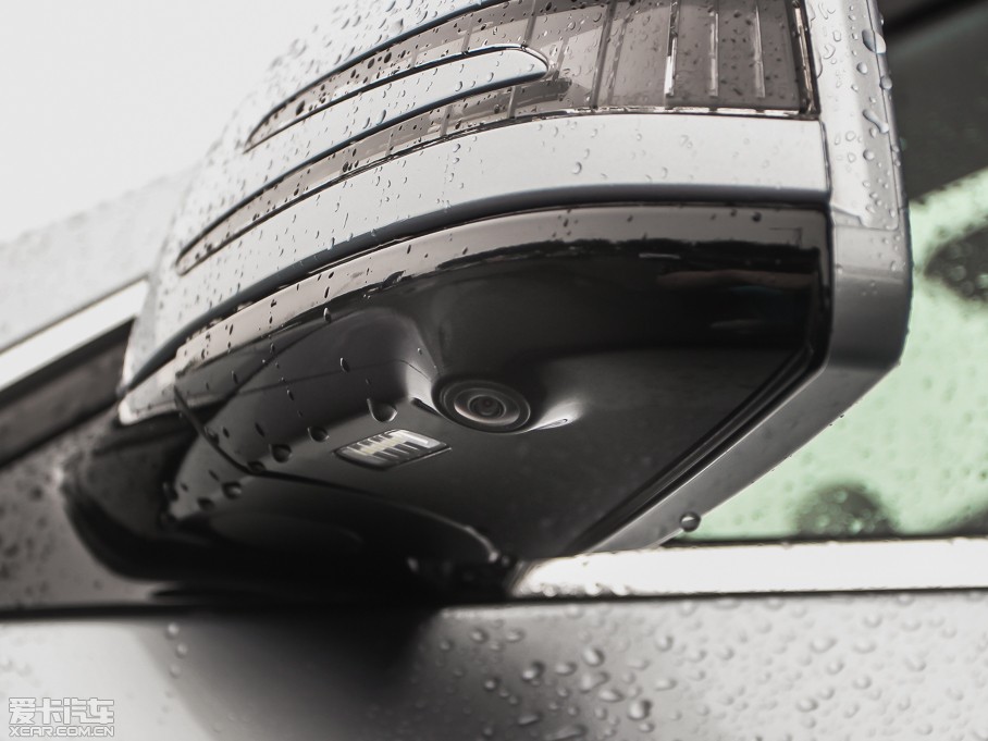 2014��YE�� E 300L �\�Ӱ�