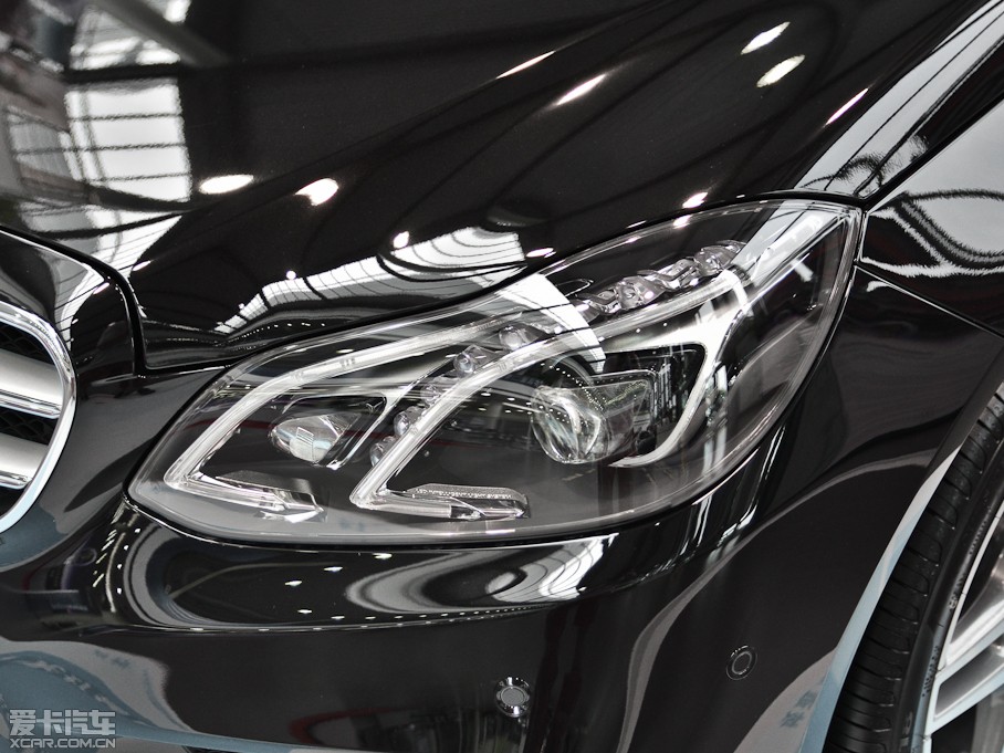 2014��YE�� E 260L ���A�\�Ӱ�