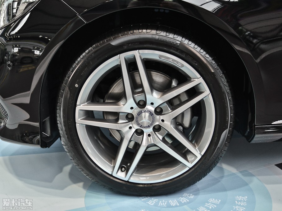 2014��YE�� E 260L ���A�\�Ӱ�