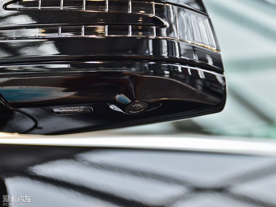 2014��YE�� E 260L ���A�\�Ӱ�