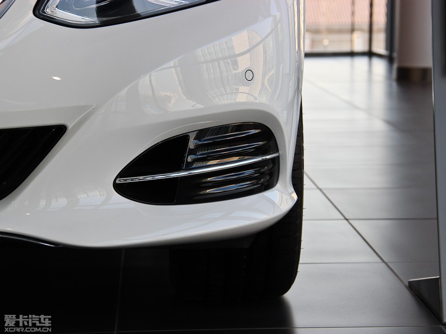 2014��YE�� E 260L ���A��