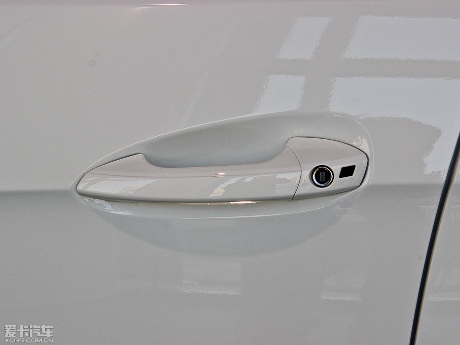 2014��YE�� E 260L ���A��