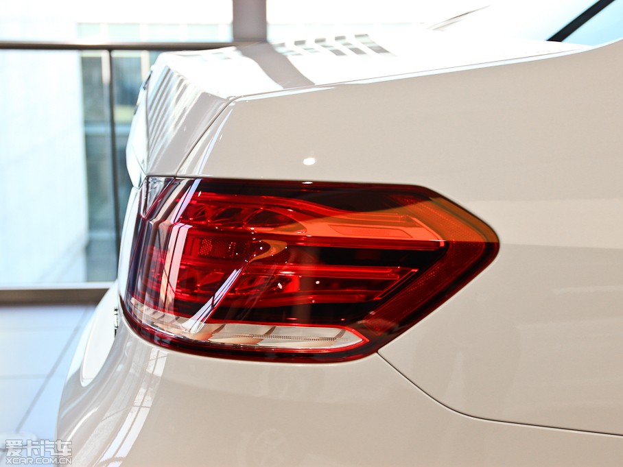 2014��YE�� E 260L ���A��