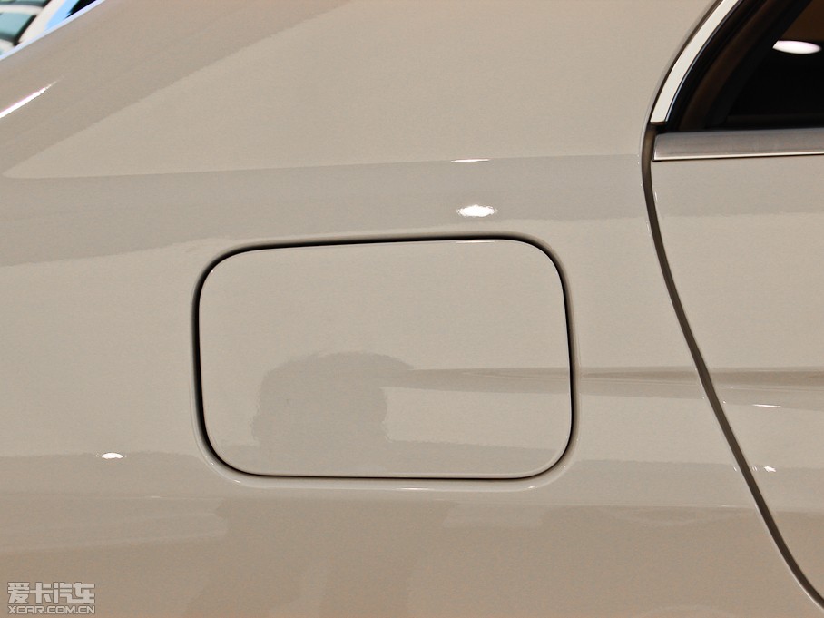 2014��YE�� E 260L ���A��