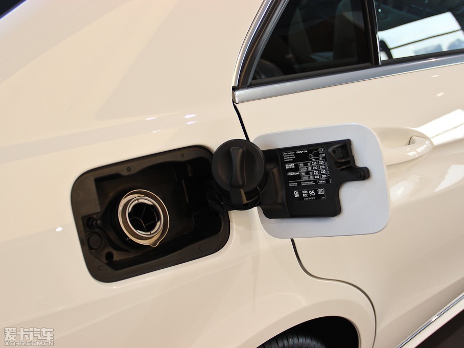 2014��YE�� E 260L ���A��