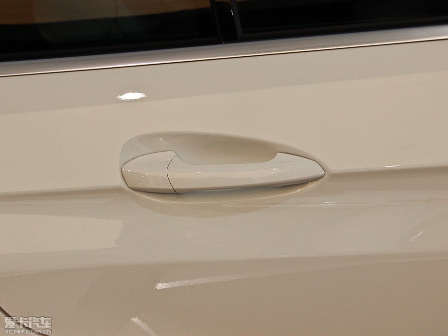 2014��YE�� E 260L ���A��