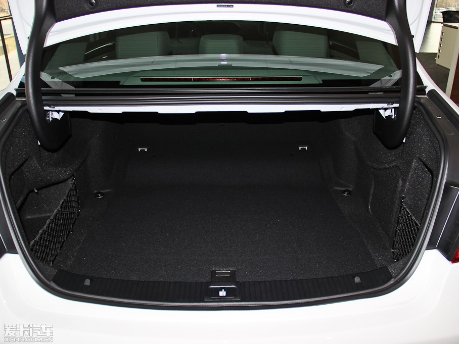 2014��YE�� E 260L ���A��