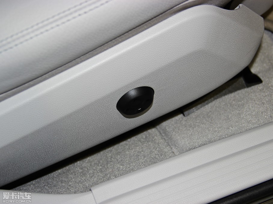 2014��YE�� E 260L ���A��