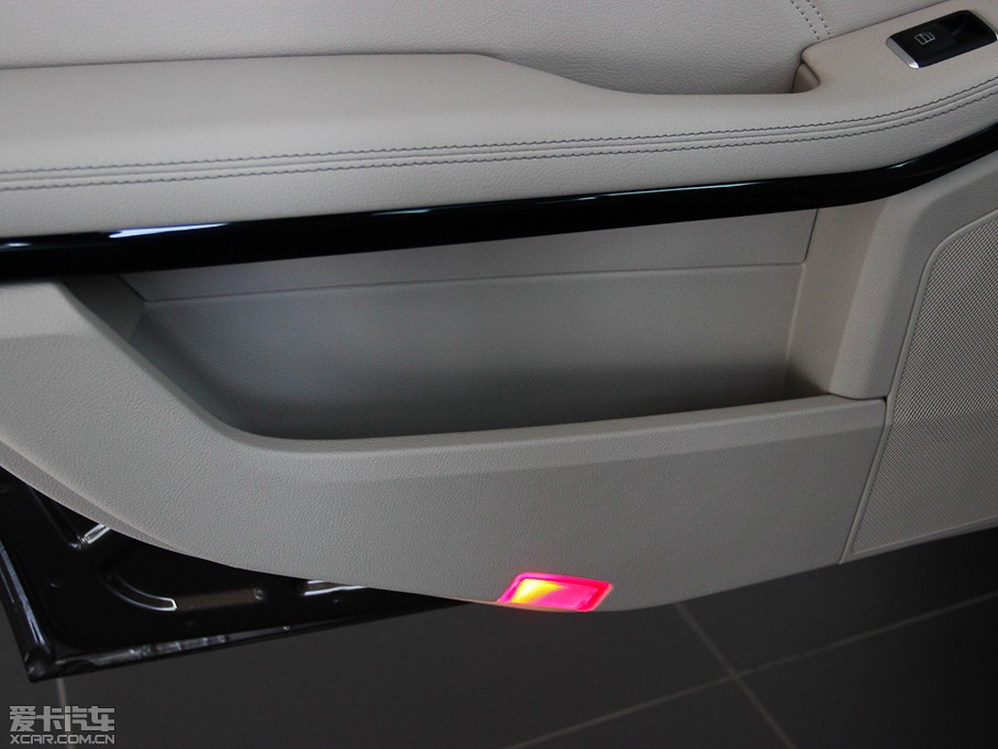 2014YE Ŀ E 260L \Ӱ