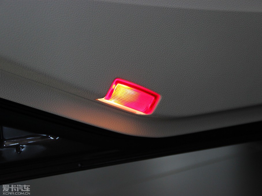 2014YE Ŀ E 260L \Ӱ