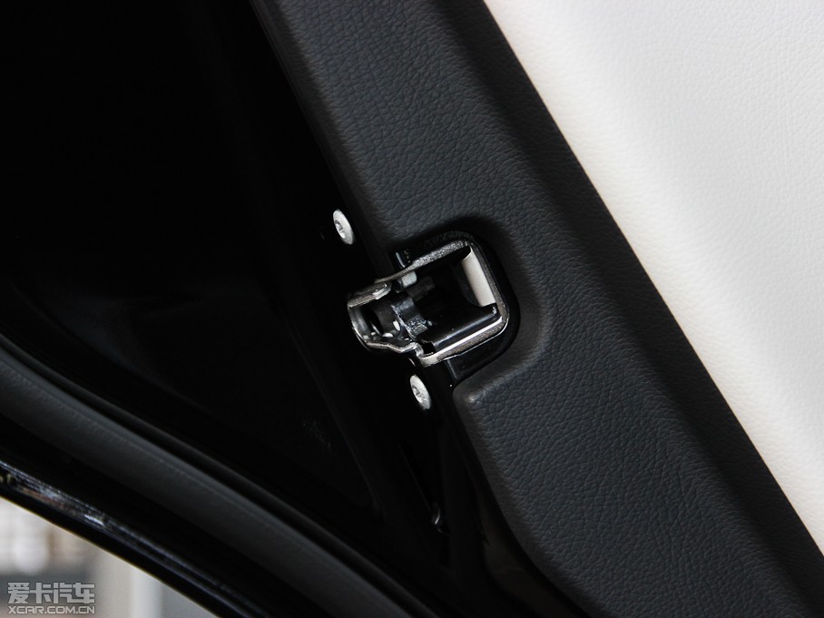 2014YE Ŀ E 260L A\Ӱ