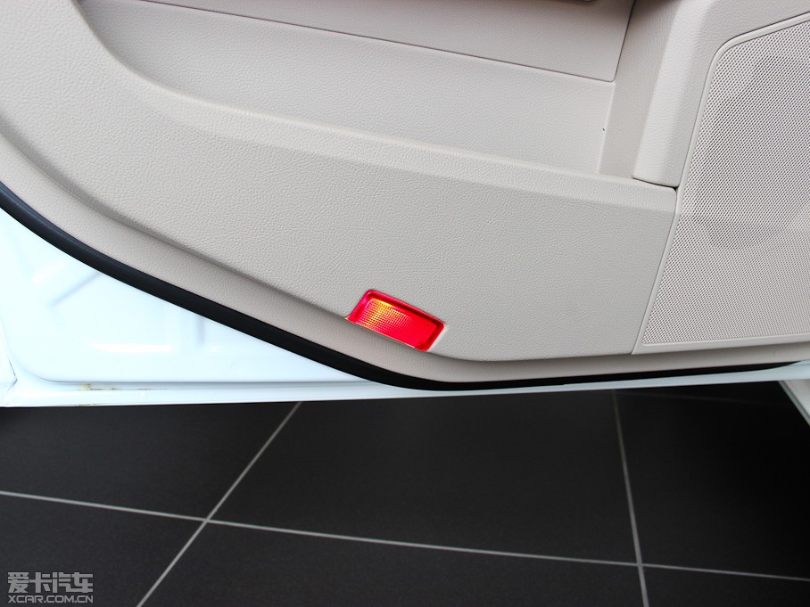 2014YE Ŀ E 300L \Ӱ