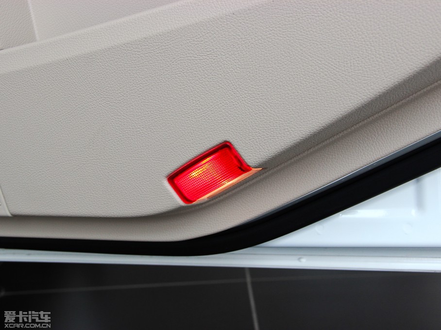 2014YE Ŀ E 300L \Ӱ