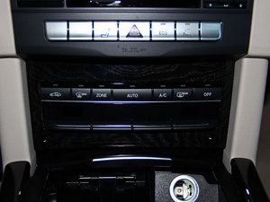 2014Ŀ E 260L \Ӱ {{