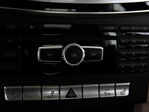 2014Ŀ E 300L \Ӱ п؅^(q)