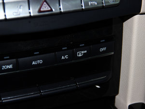 2014Ŀ E 300L \Ӱ п؅^(q)