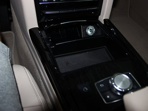 2014Ŀ E 300L \Ӱ п؅^(q)