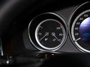 2014Ŀ E 300L  п؅^