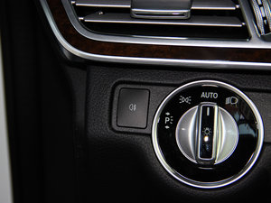 2014Ŀ E 300L  п؅^