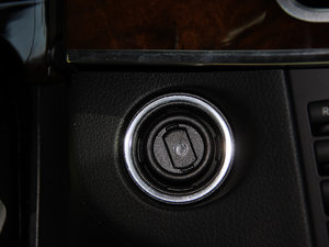 2014Ŀ E 300L  п؅^