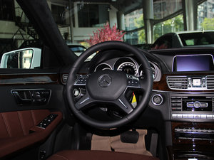 2014Ŀ E 300L  п؅^