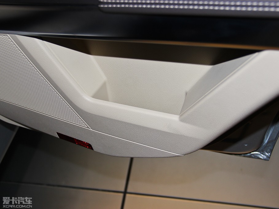 2014YGLK GLK 300 4MATIC (dng)