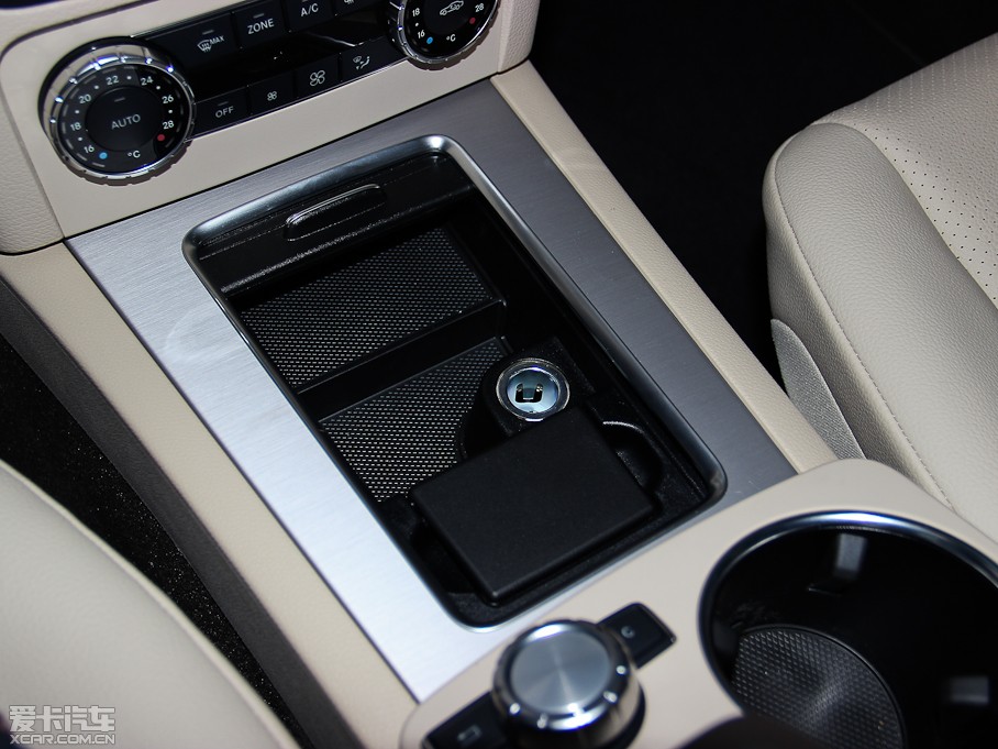 2014YGLK GLK 300 4MATIC (dng)