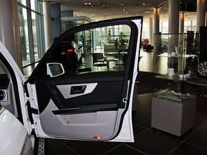 2014GLK 300 4MATIC r g