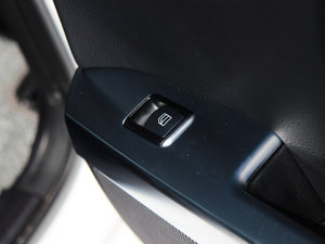 2014GLK 260 4MATIC Ӹ п؅^