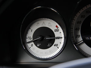 2014GLK 260 4MATIC Ӹ п؅^