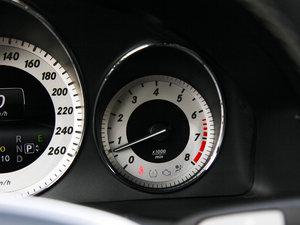 2014GLK 260 4MATIC Ӹ п؅^