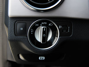 2014GLK 260 4MATIC Ӹ п؅^