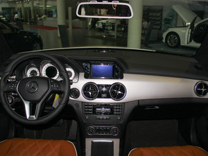 2014GLK 300 4MATIC Ӹ п؅^(q)