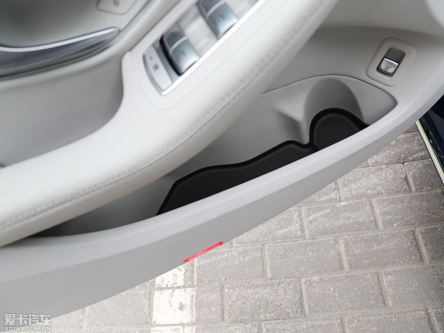 2015YC(j) C 260 L