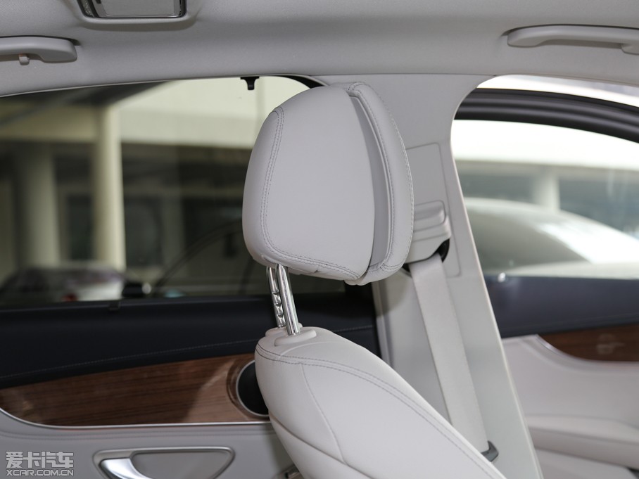 2015YC(j) C 260 L