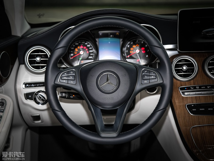 2015YC(j) C 260 L