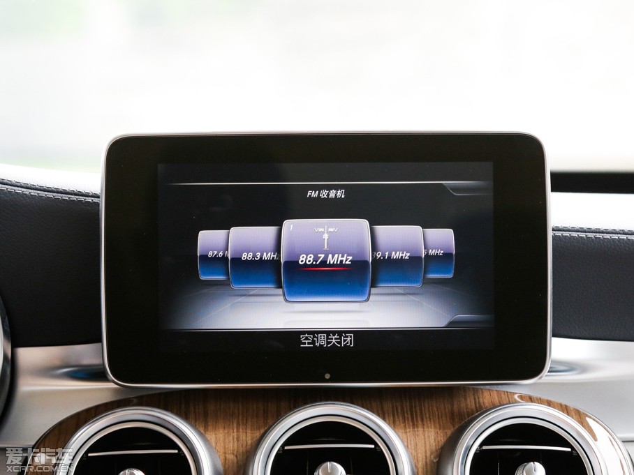 2015YC(j) C 260 L