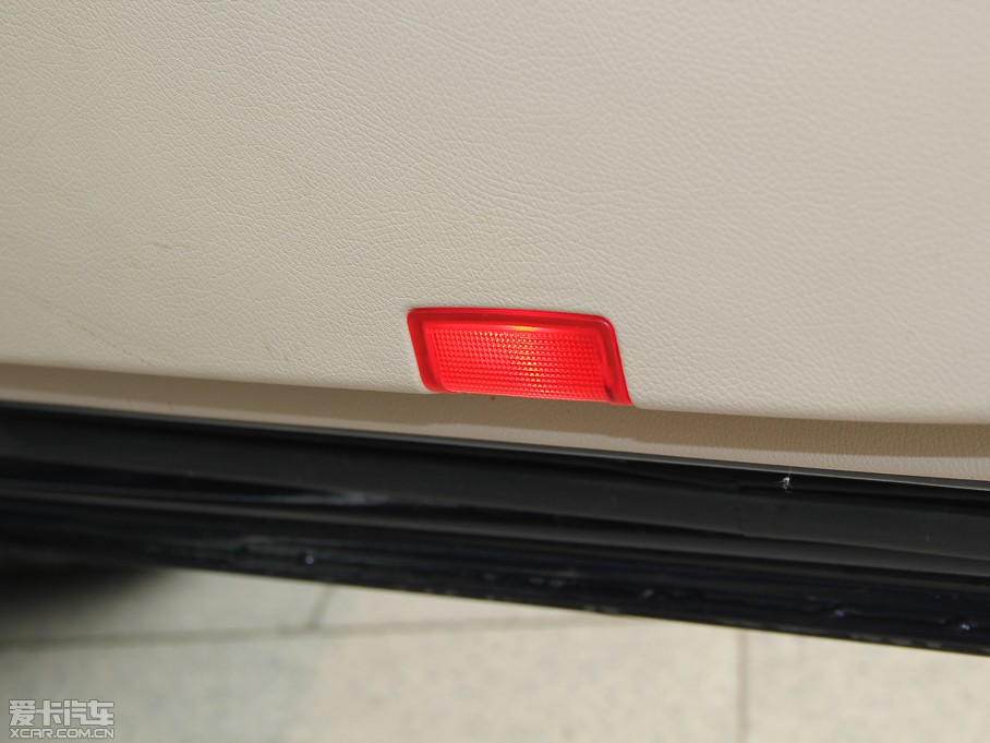 2015YC(j) C 200 L 