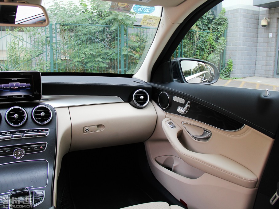 2015YC(j) C 200 L 