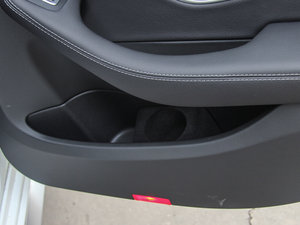 2015C 180 L \(yn)(dng) g