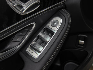 2015款C 180 L 运动型 主驾车窗控制区	
